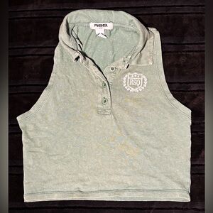 Tilly’s Size S collard crop top